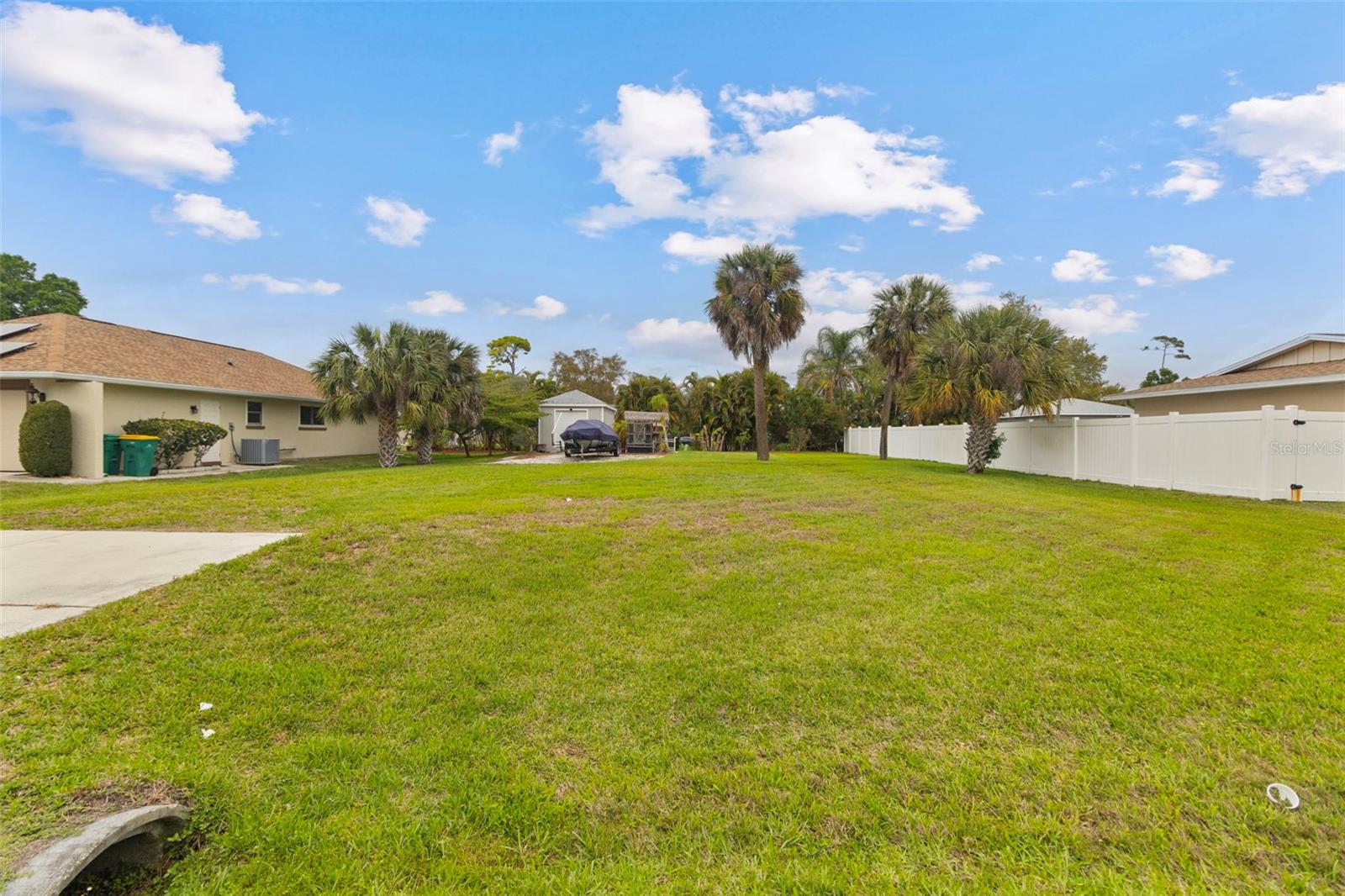 Image 46 of 61 For 22417 Glen Avenue