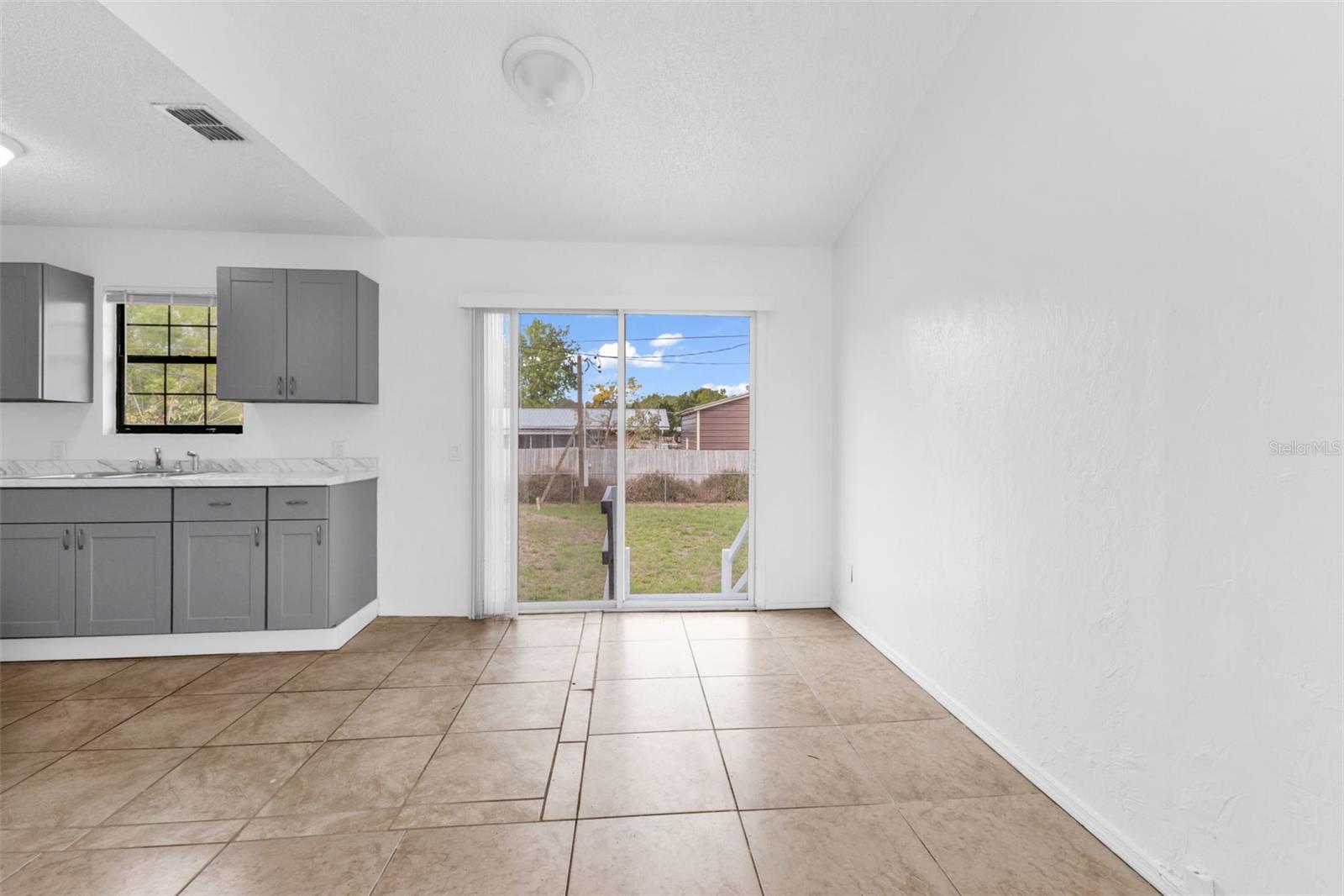 Image 10 of 34 For 1475 Ohio Avenue