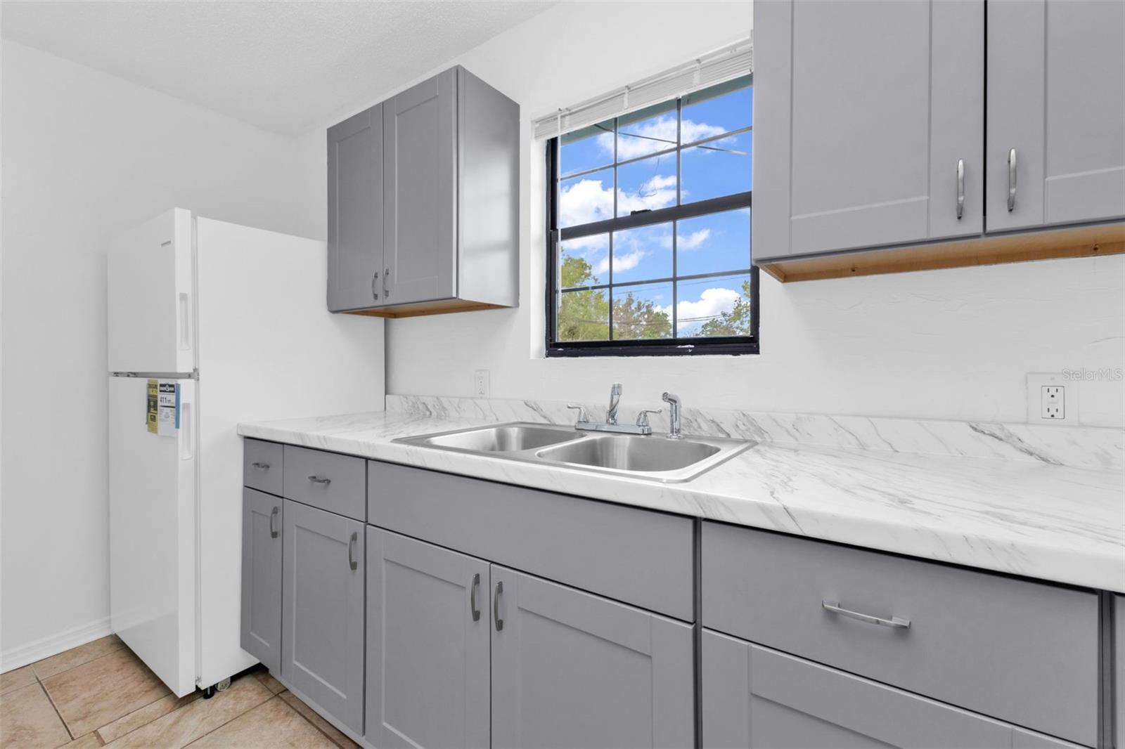 Image 14 of 34 For 1475 Ohio Avenue