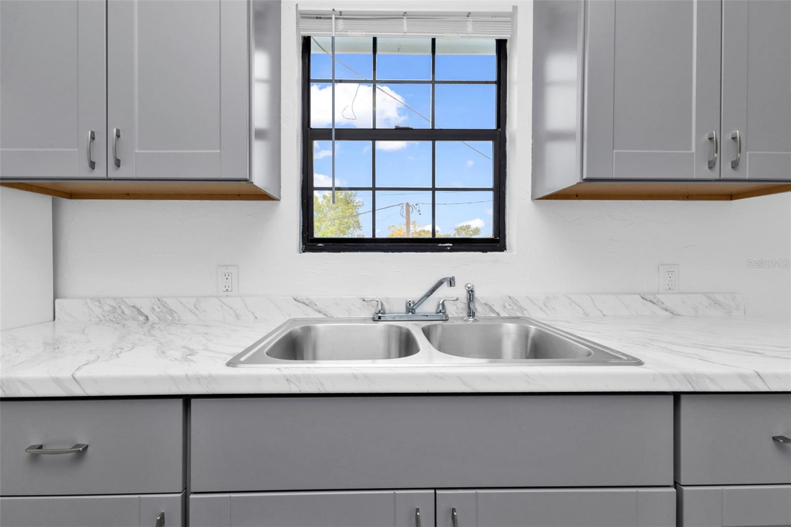 Image 15 of 34 For 1475 Ohio Avenue