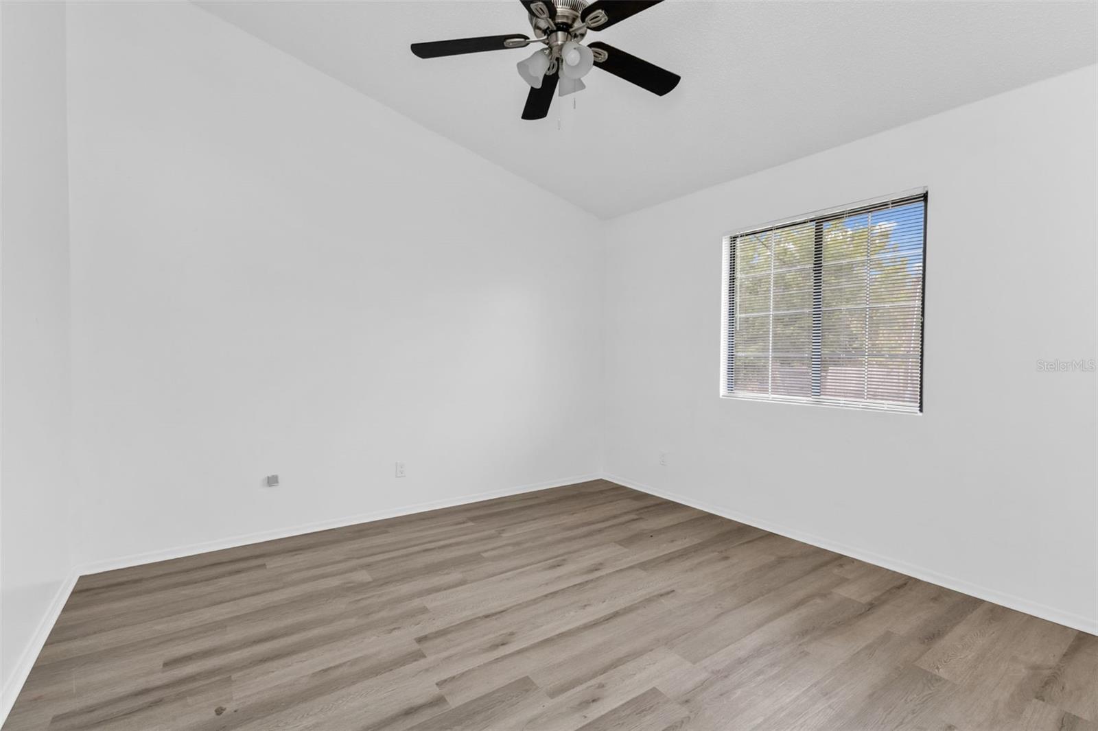 Image 17 of 34 For 1475 Ohio Avenue