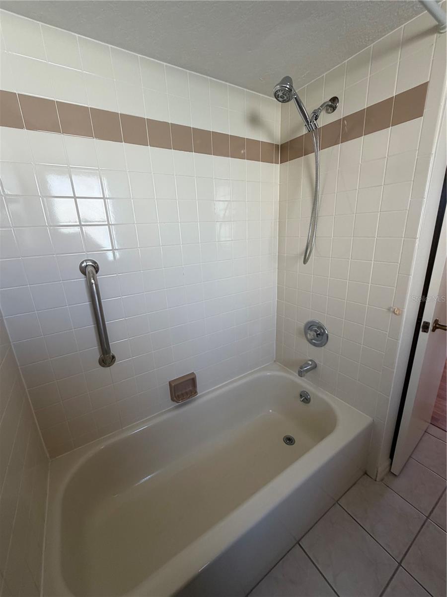 Image 12 of 21 For 1612 Blue Lake Circle