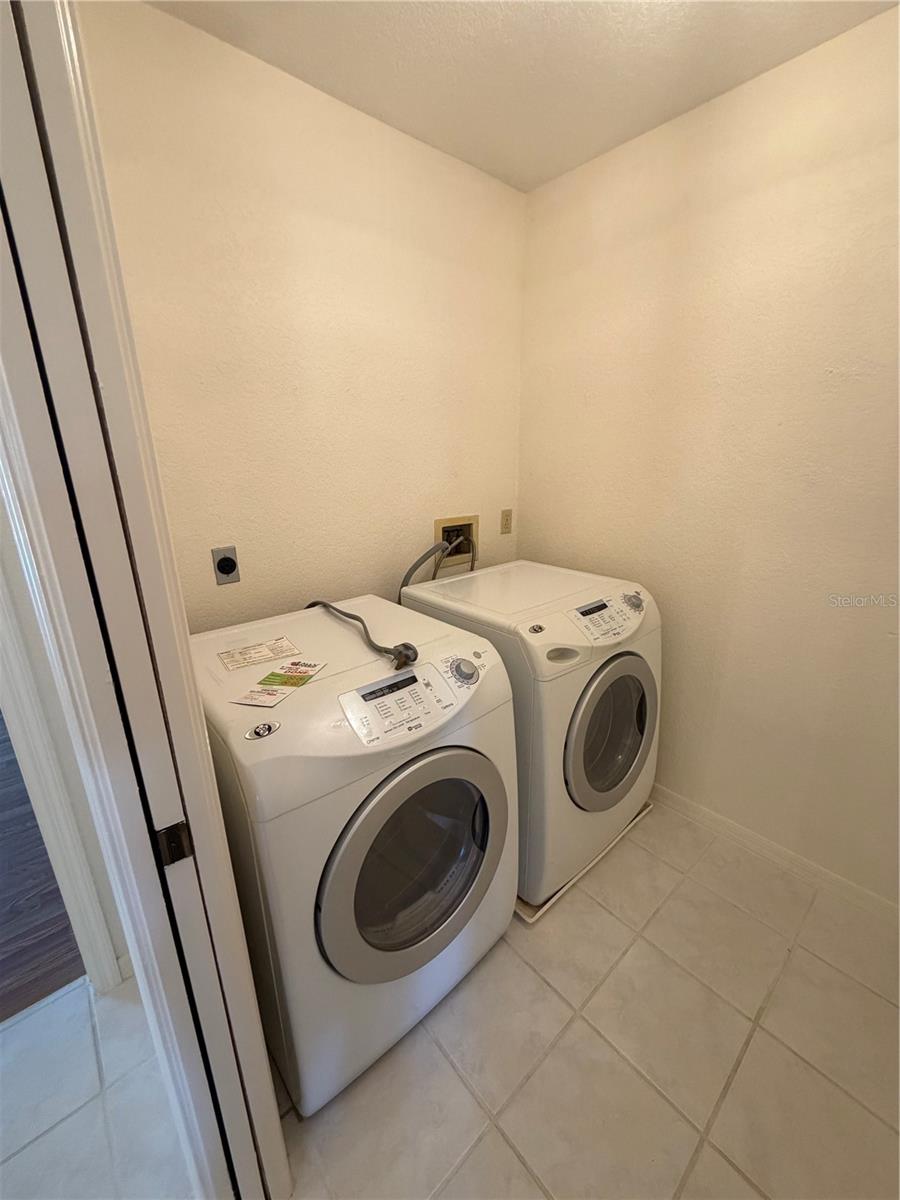 Image 14 of 21 For 1612 Blue Lake Circle