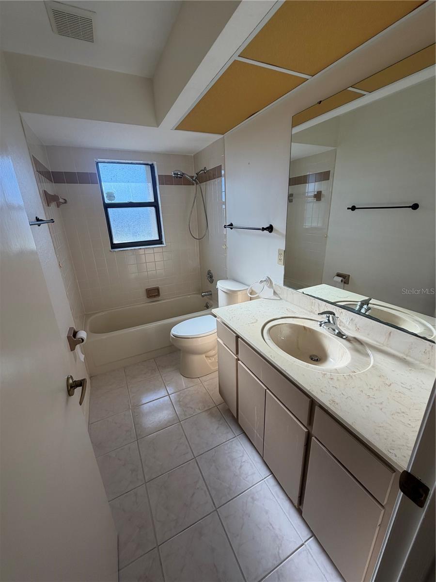 Image 17 of 21 For 1612 Blue Lake Circle