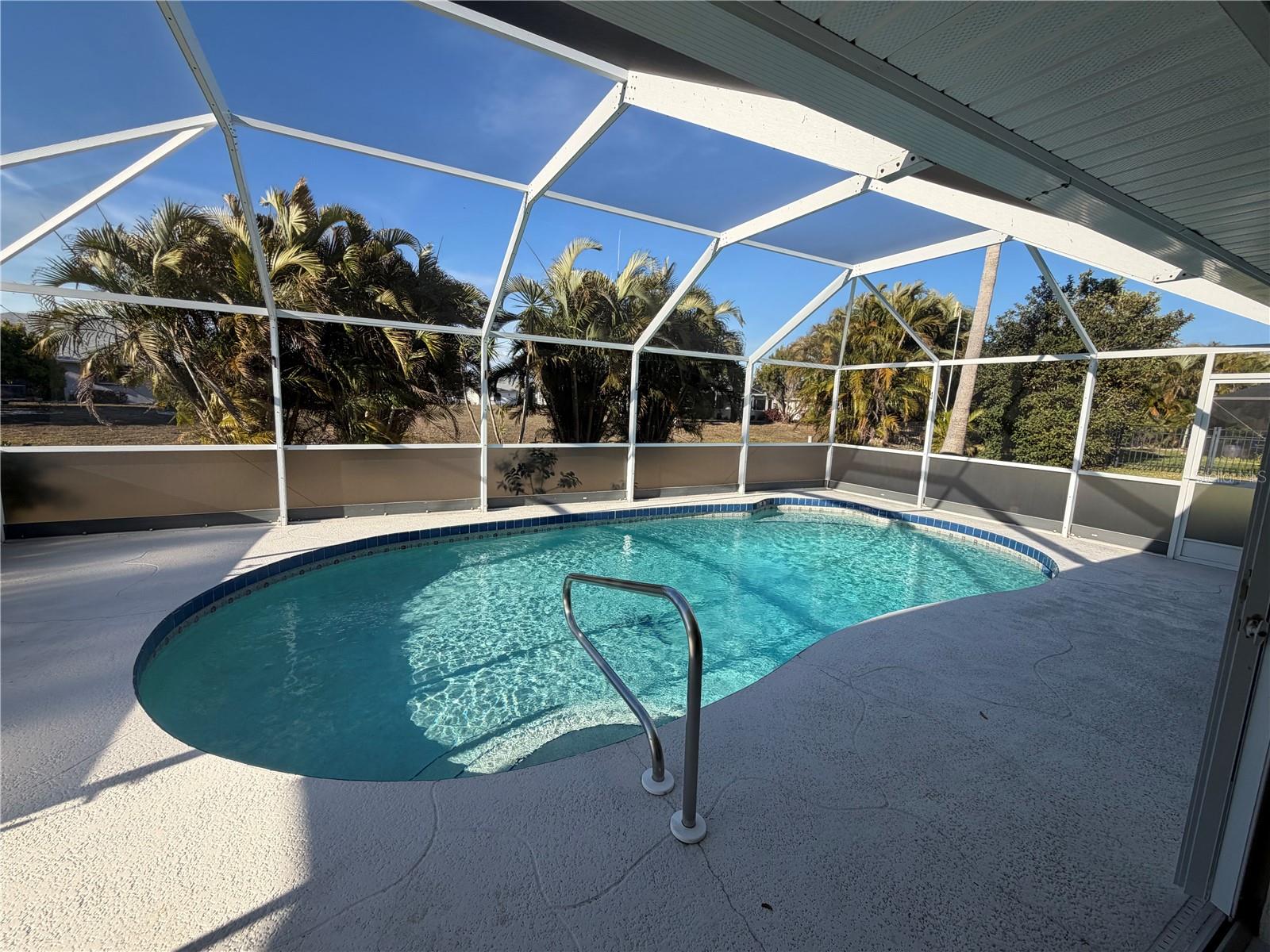 Image 4 of 21 For 1612 Blue Lake Circle