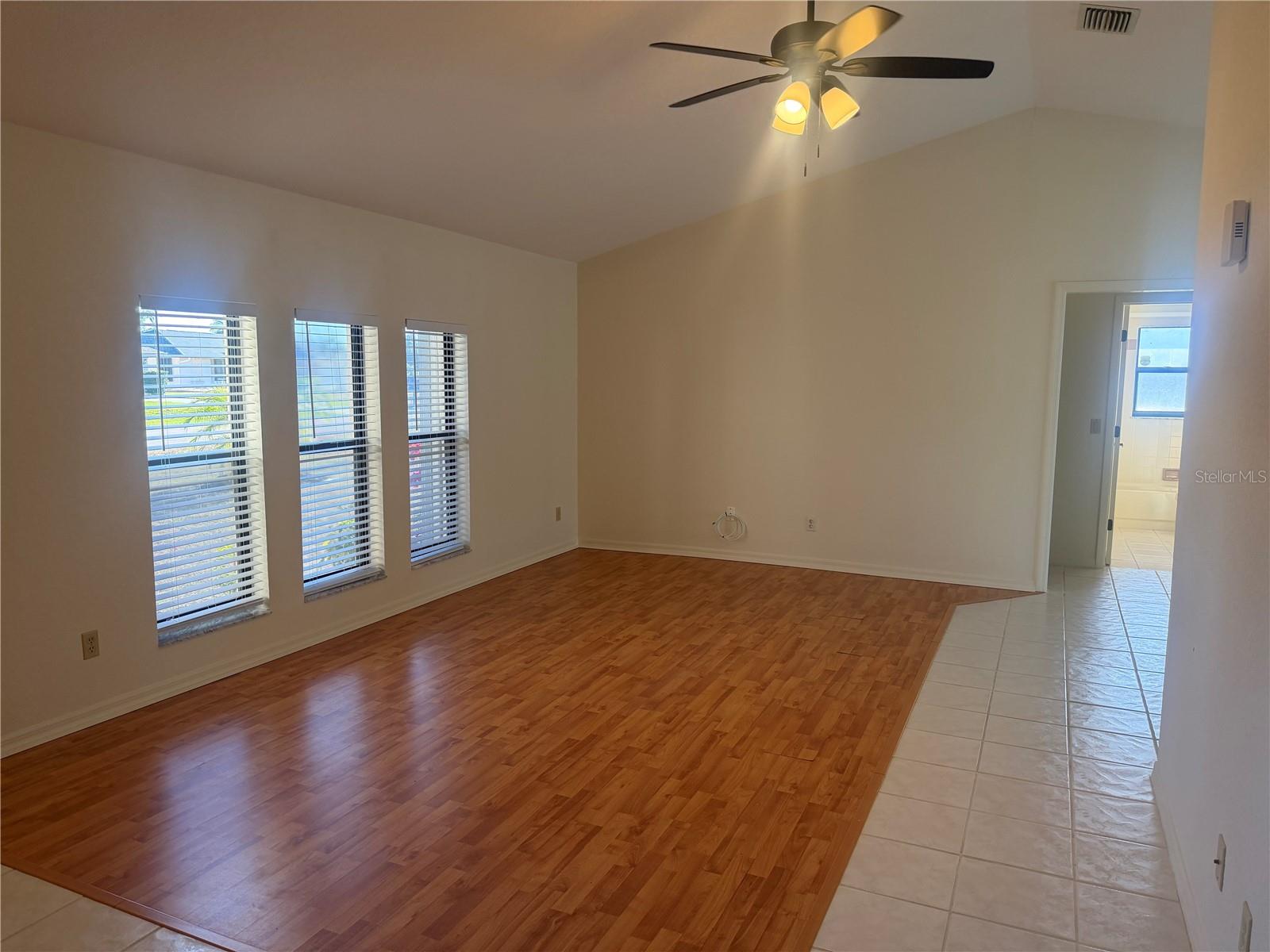 Image 5 of 21 For 1612 Blue Lake Circle