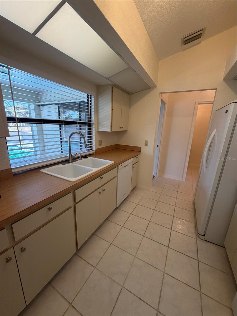 Image 6 of 21 For 1612 Blue Lake Circle