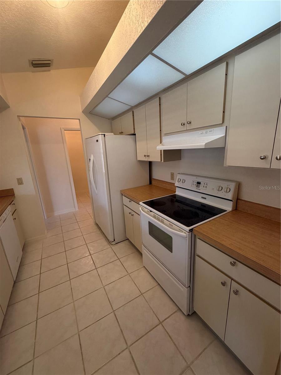 Image 7 of 21 For 1612 Blue Lake Circle