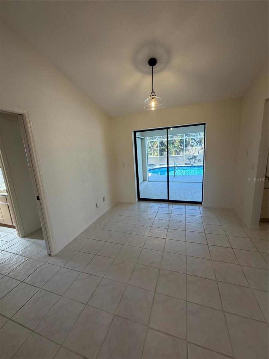 Image 8 of 21 For 1612 Blue Lake Circle