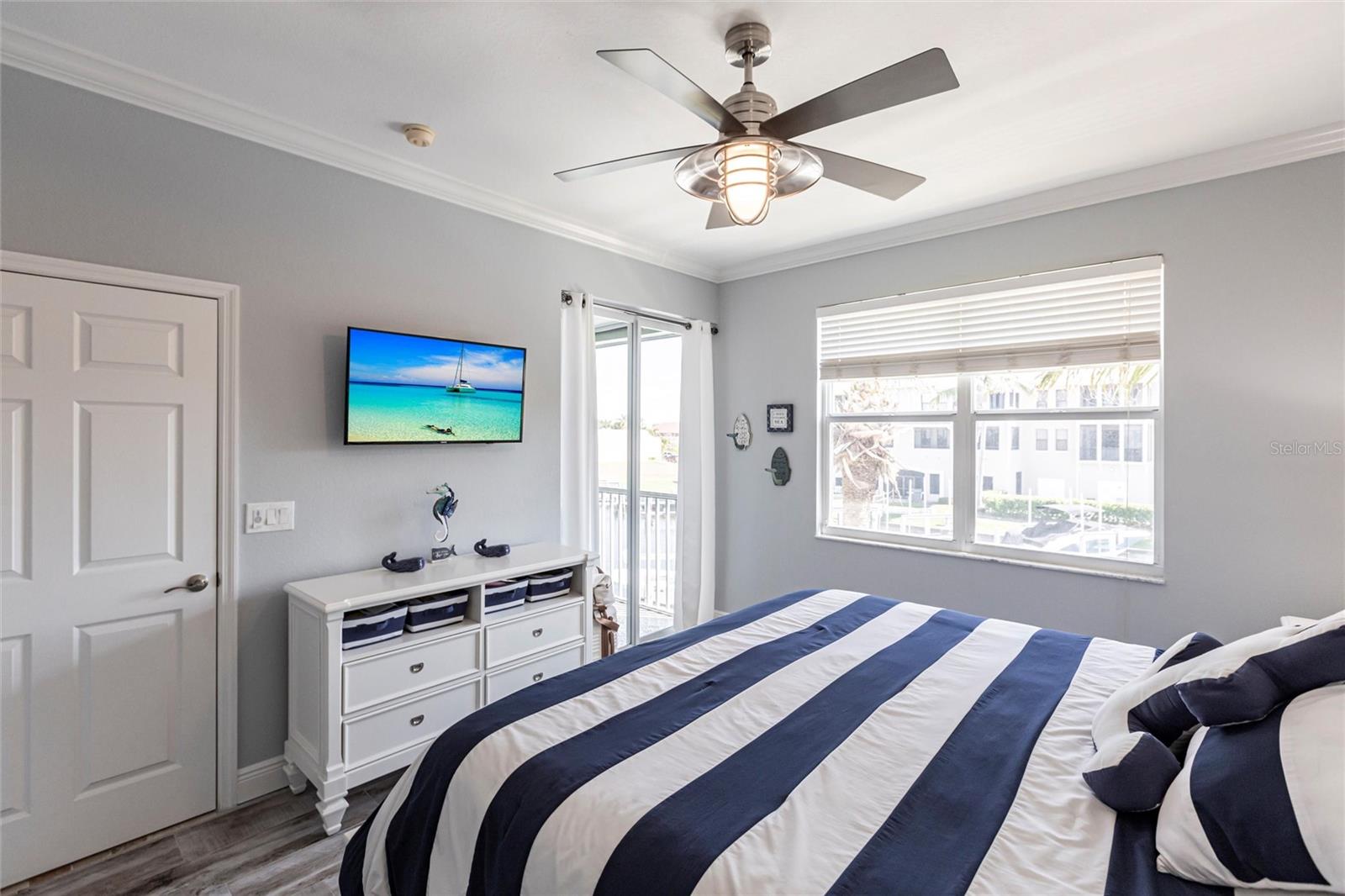 Image 12 of 33 For 2002 Bal Harbor Boulevard 1022