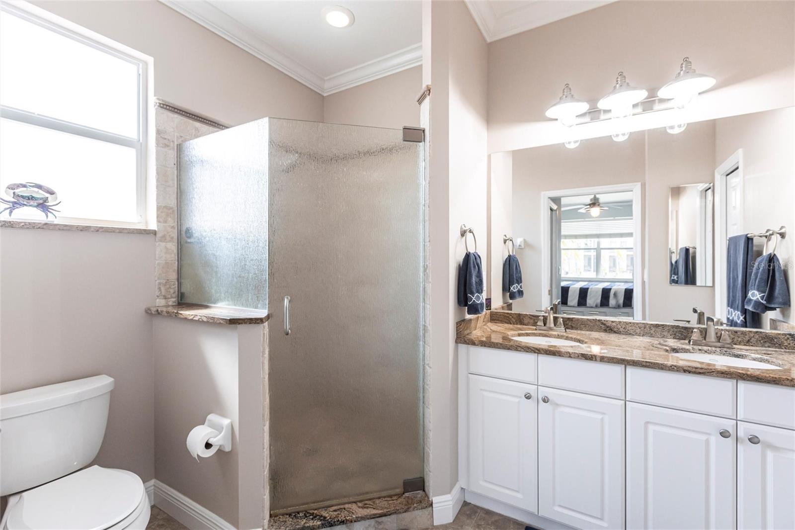 Image 13 of 33 For 2002 Bal Harbor Boulevard 1022