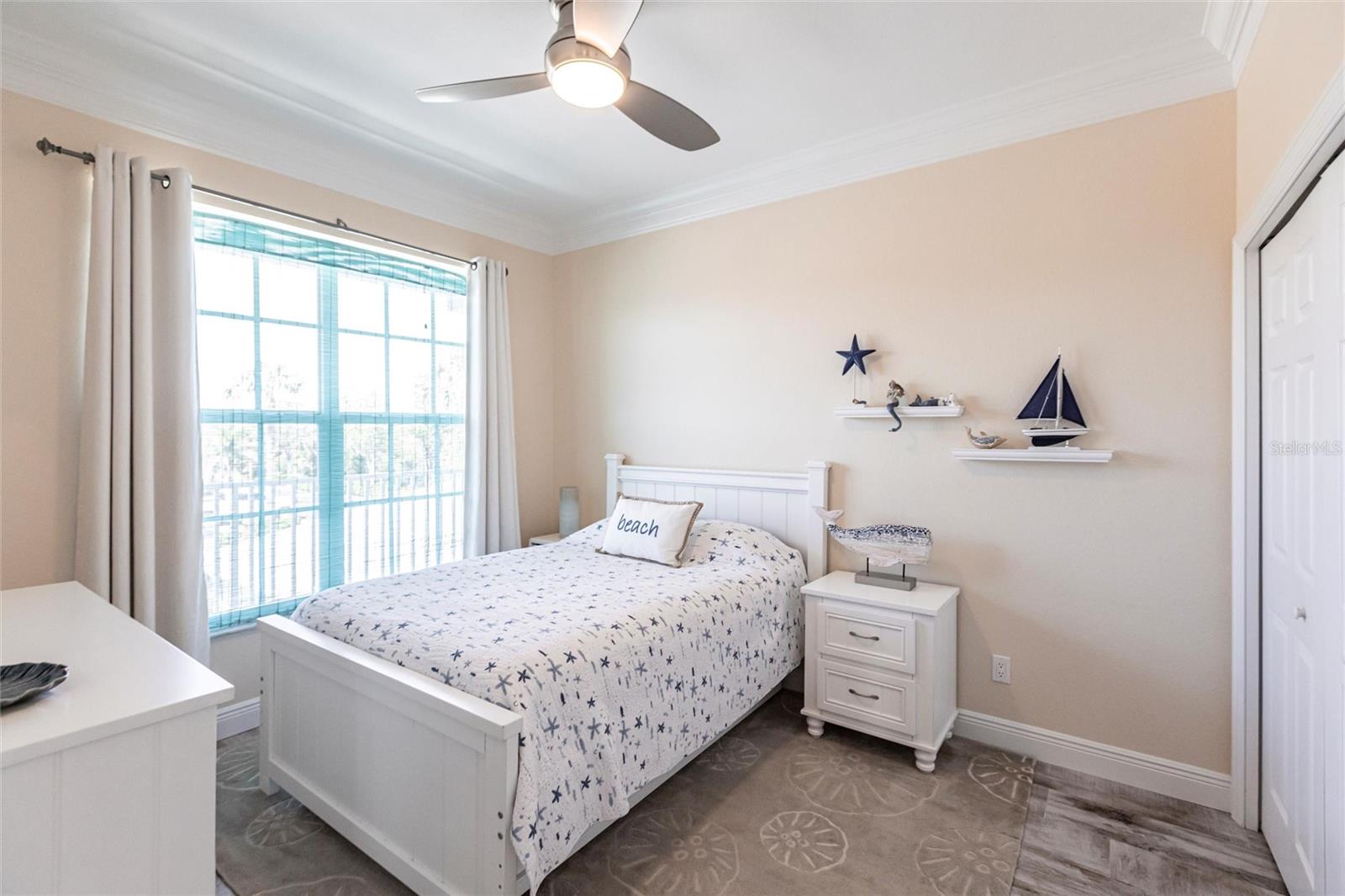 Image 14 of 33 For 2002 Bal Harbor Boulevard 1022