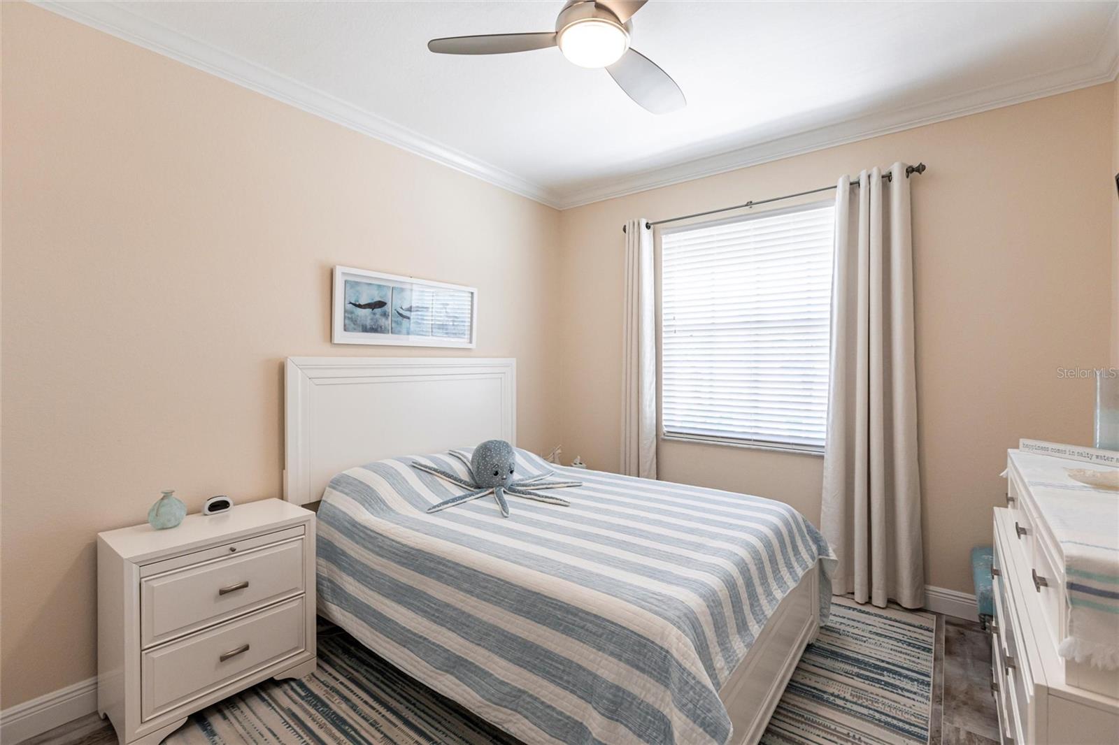 Image 17 of 33 For 2002 Bal Harbor Boulevard 1022