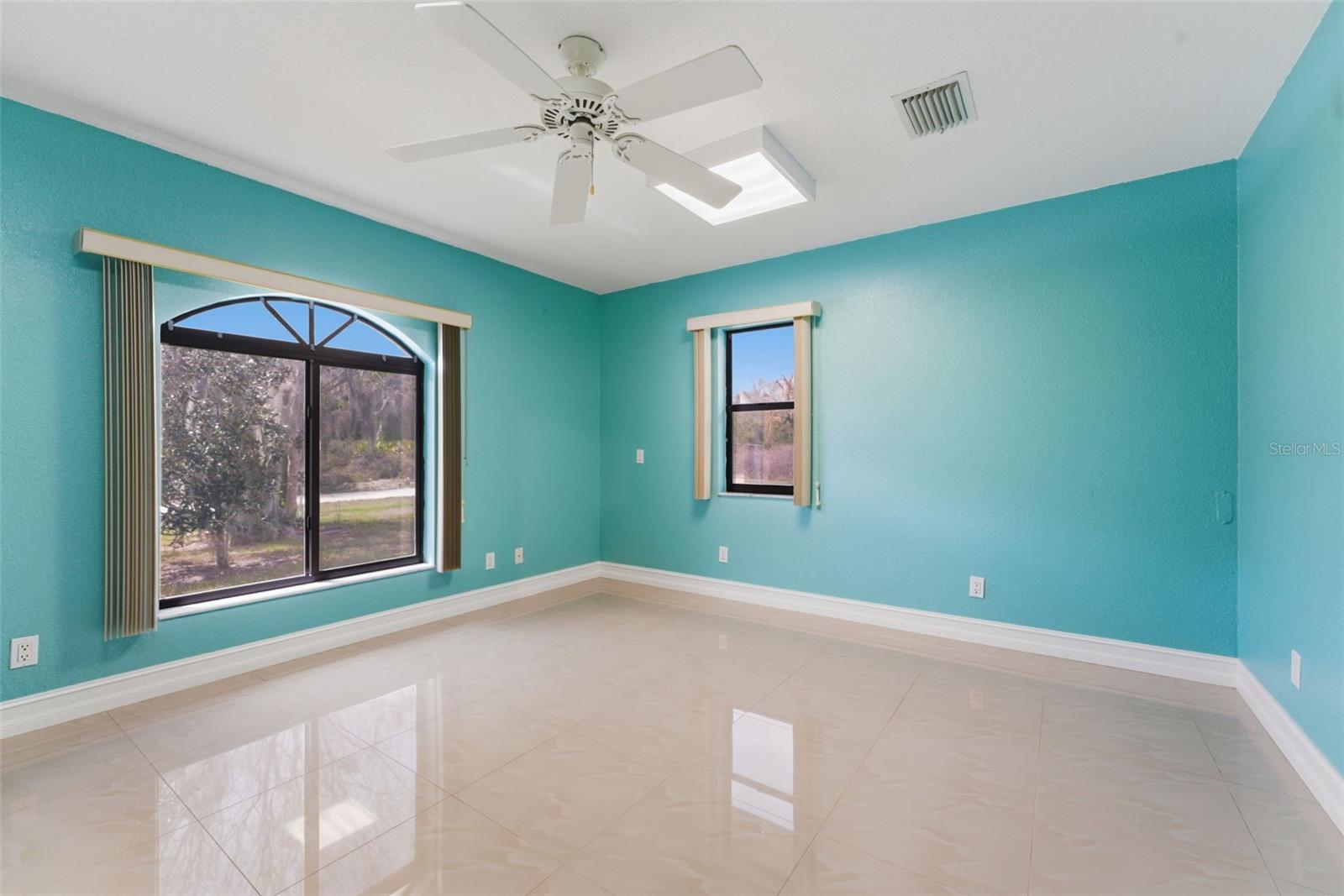 Image 10 of 25 For 27300 San Carlos Drive