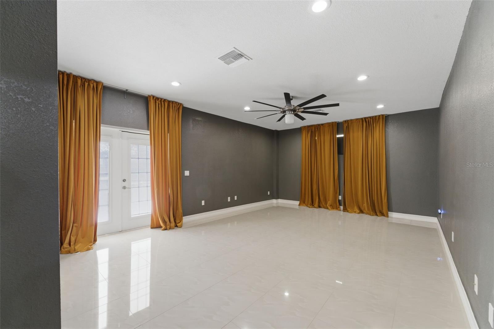 Image 14 of 25 For 27300 San Carlos Drive