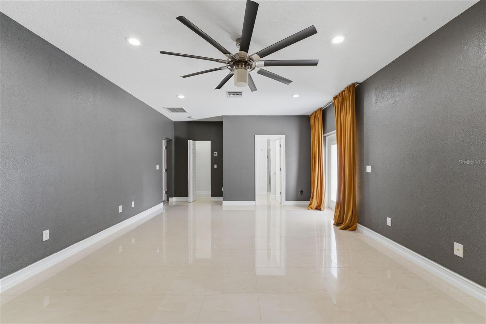 Image 15 of 25 For 27300 San Carlos Drive