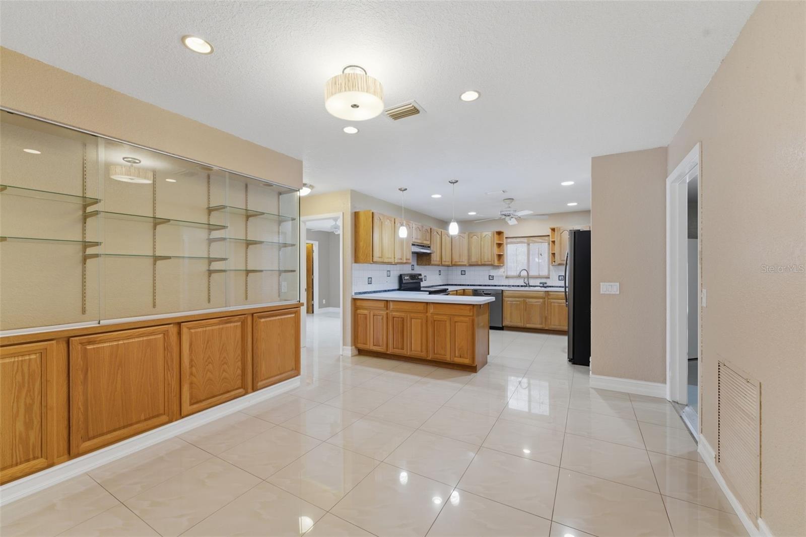 Image 7 of 25 For 27300 San Carlos Drive