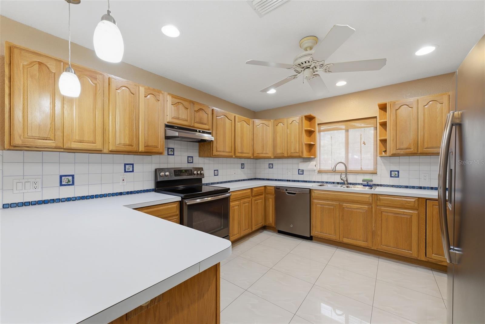 Image 8 of 25 For 27300 San Carlos Drive