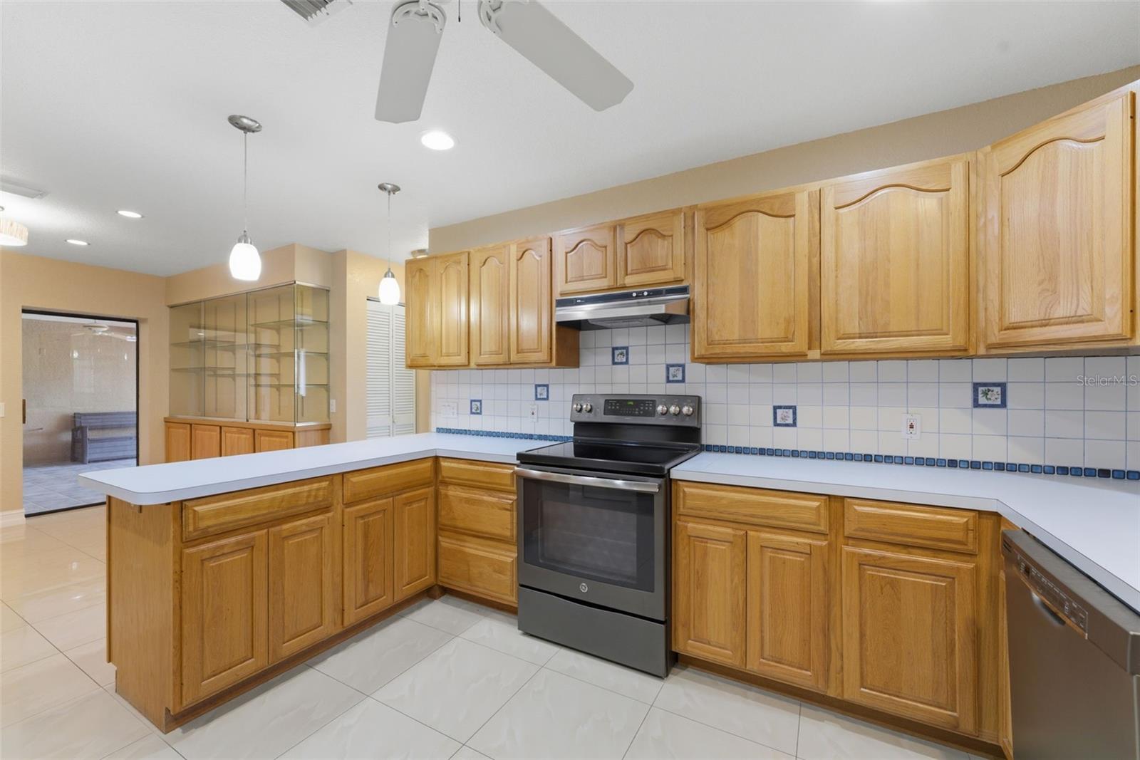 Image 9 of 25 For 27300 San Carlos Drive