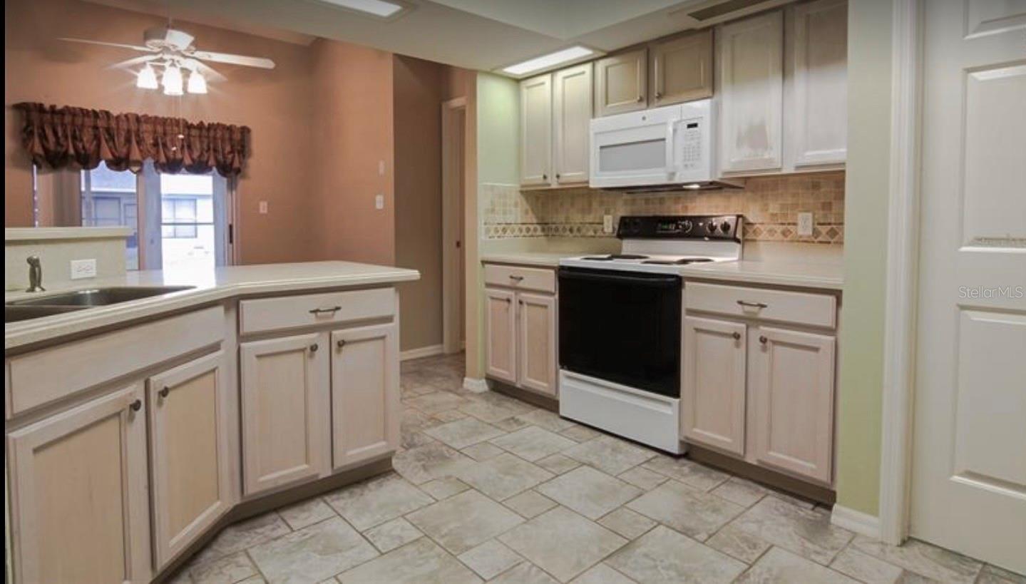 Image 5 of 13 For 6032 Magpie Drive