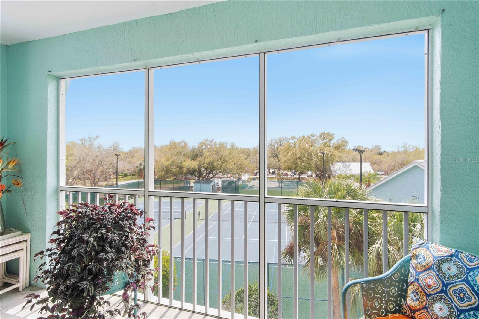 Image 23 of 54 For 19385 Water Oak Drive 304