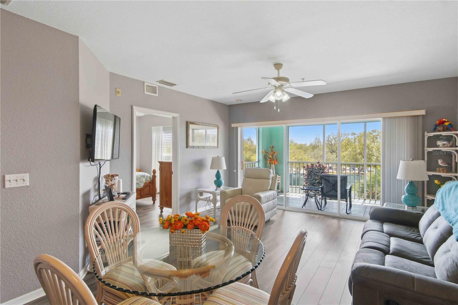 Image 28 of 54 For 19385 Water Oak Drive 304