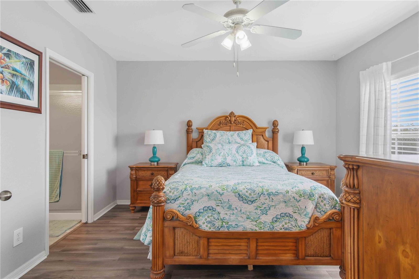 Image 33 of 54 For 19385 Water Oak Drive 304