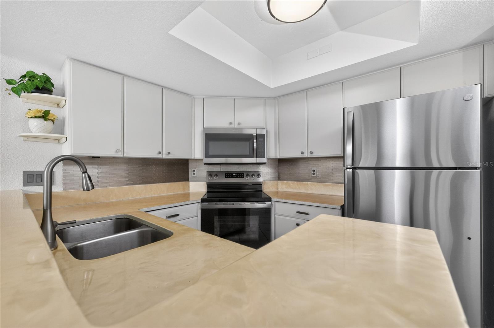 Image 12 of 38 For 2601 Marion Avenue 42a