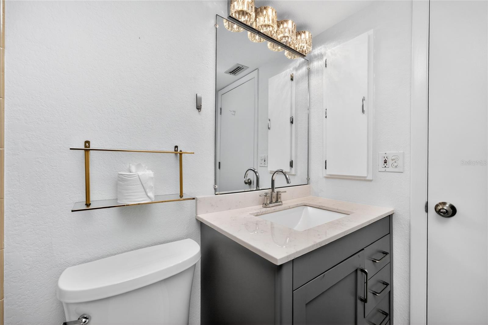 Image 22 of 38 For 2601 Marion Avenue 42a