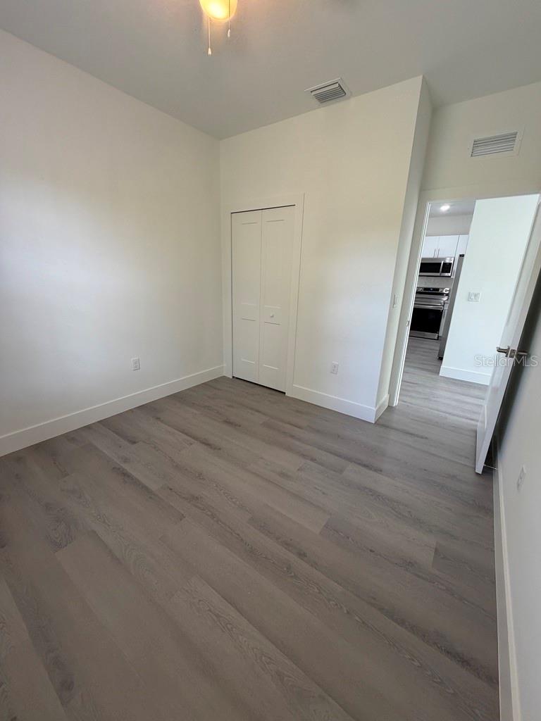 Image 13 of 32 For 721 Ivan Avenue S