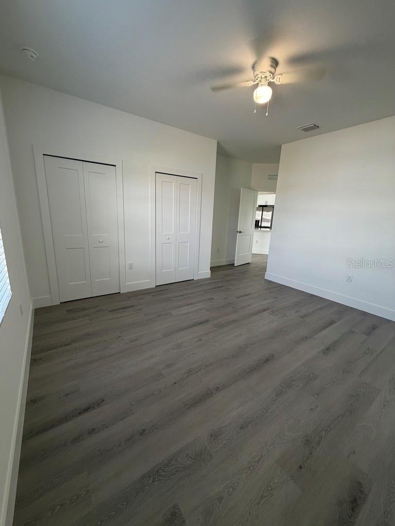 Image 5 of 32 For 721 Ivan Avenue S