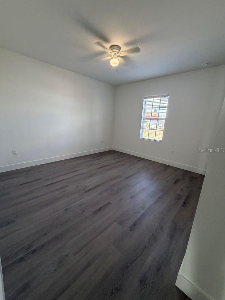 Image 14 of 29 For 723 Ivan Avenue S