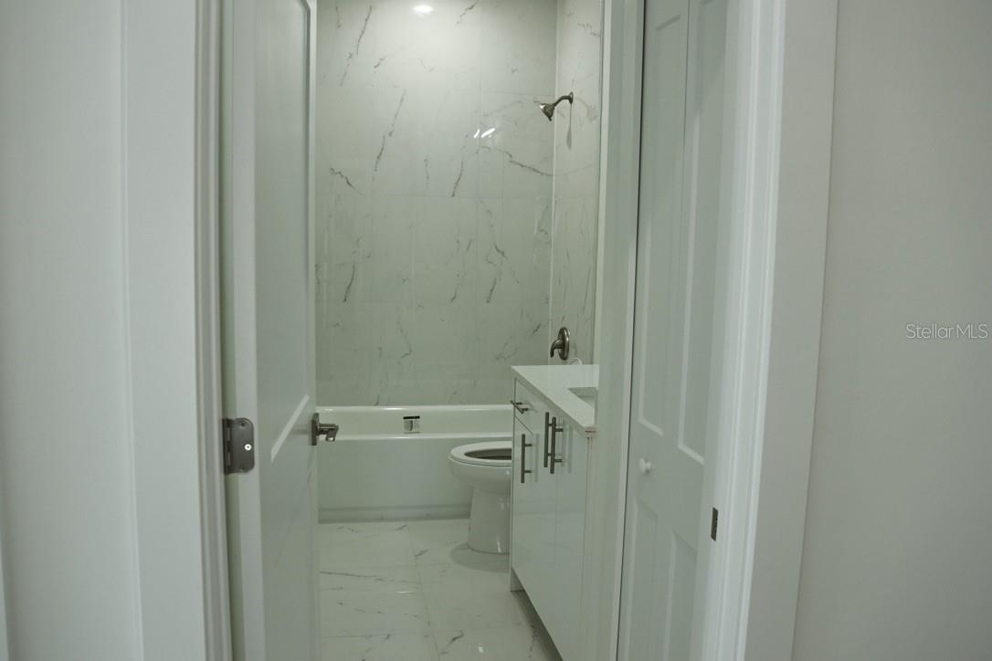 Image 18 of 29 For 723 Ivan Avenue S