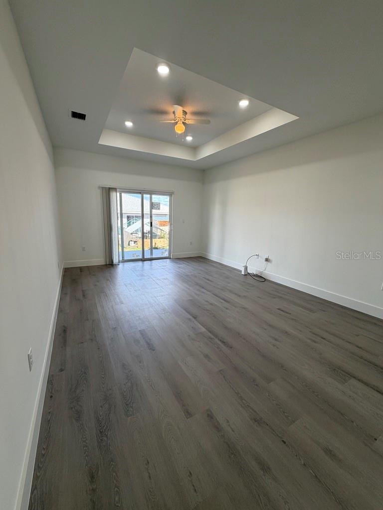 Image 5 of 29 For 723 Ivan Avenue S