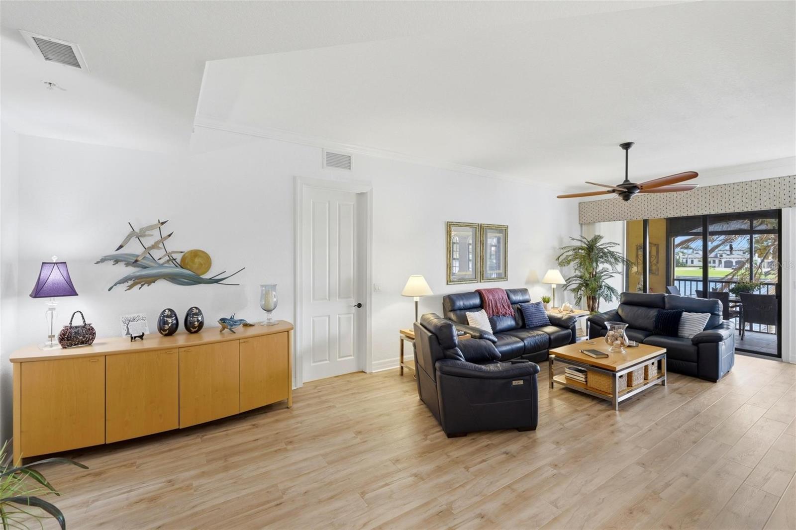 Image 14 of 57 For 96 Vivante Boulevard 9625