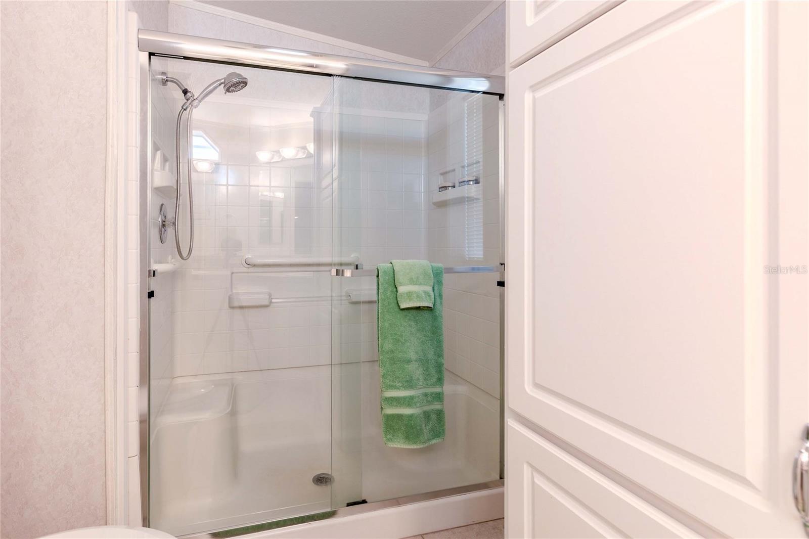 Image 15 of 50 For 2100 Kings Highway 729