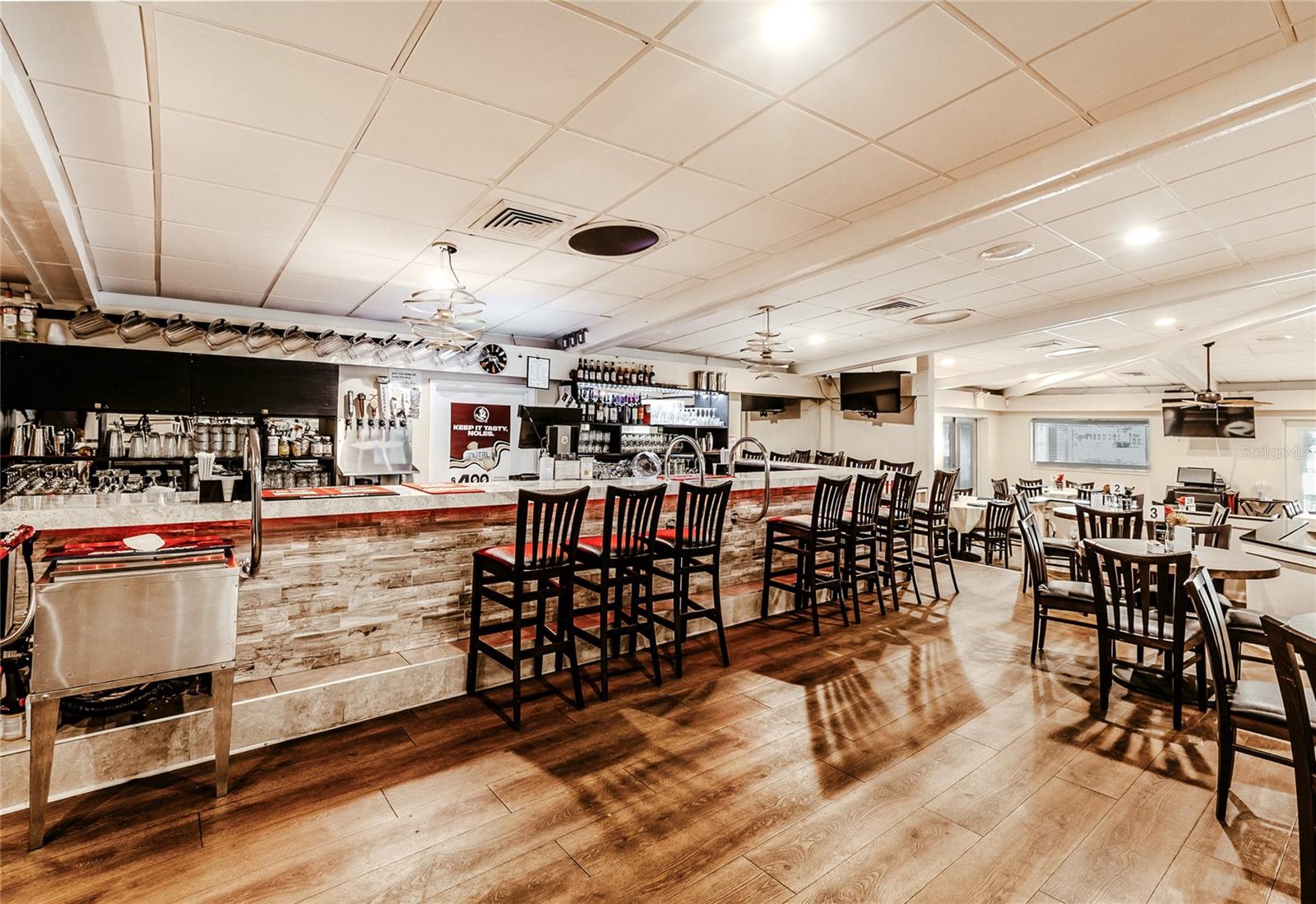 Image 27 of 50 For 2100 Kings Highway 729