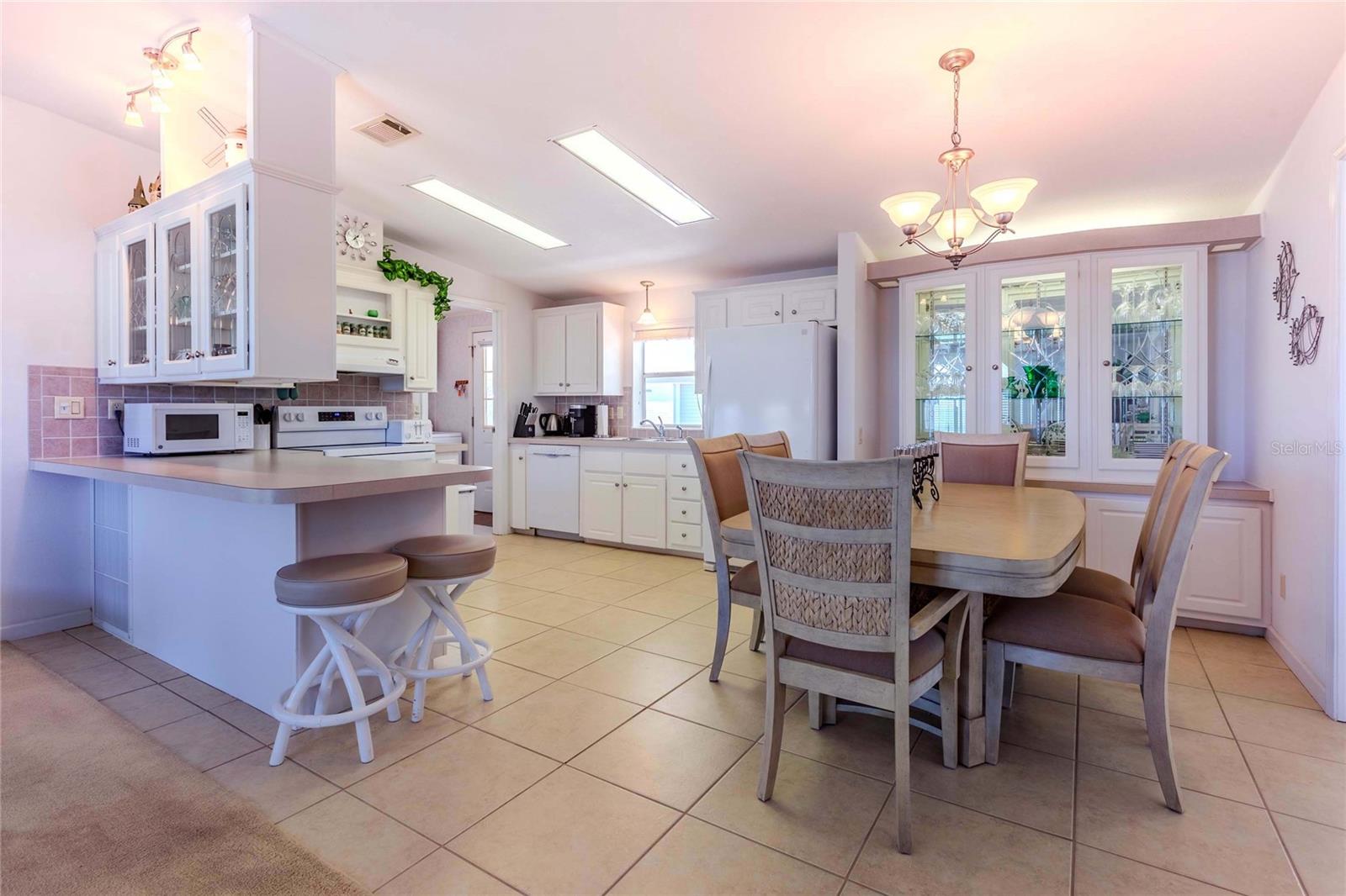 Image 5 of 50 For 2100 Kings Highway 729