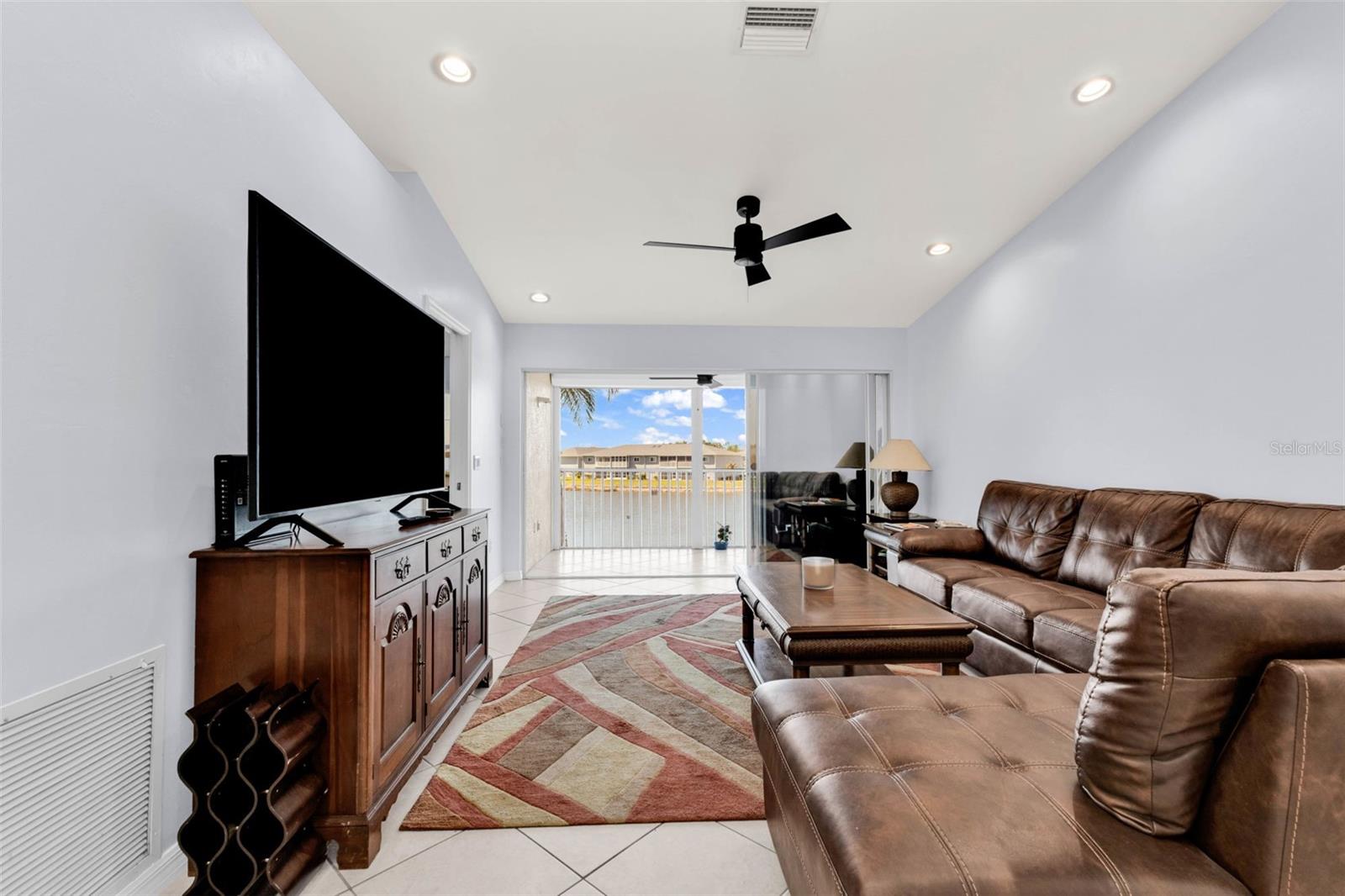 Image 10 of 26 For 12144 Egret  805