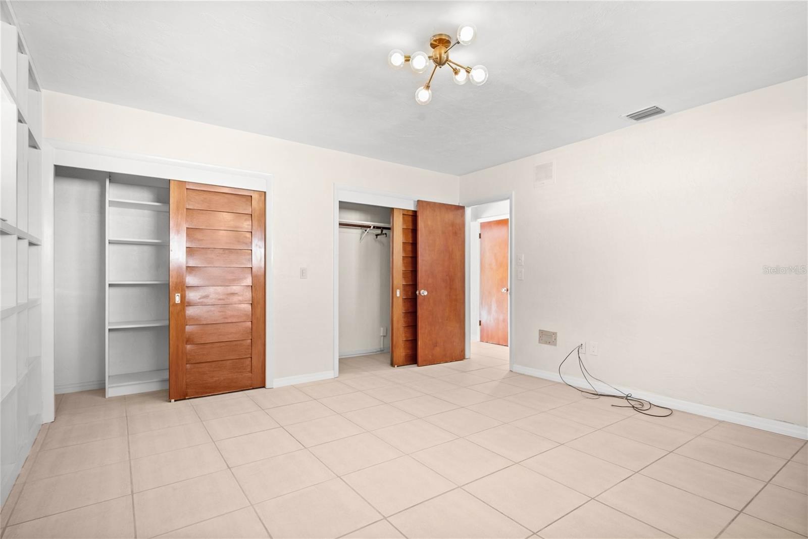 Image 17 of 25 For 801 Pinellas Point Drive S