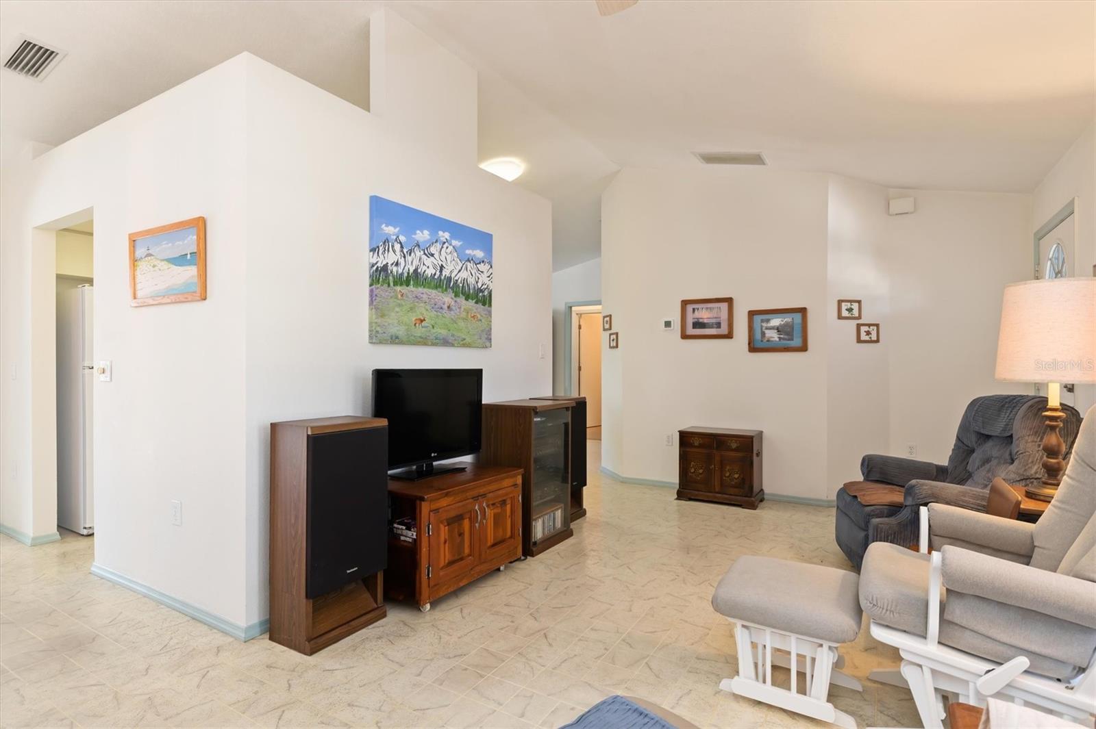 Image 13 of 51 For 921 Ohio Avenue