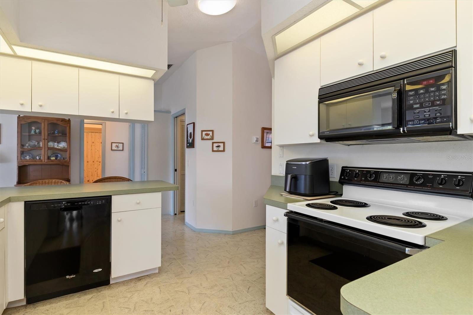 Image 14 of 51 For 921 Ohio Avenue