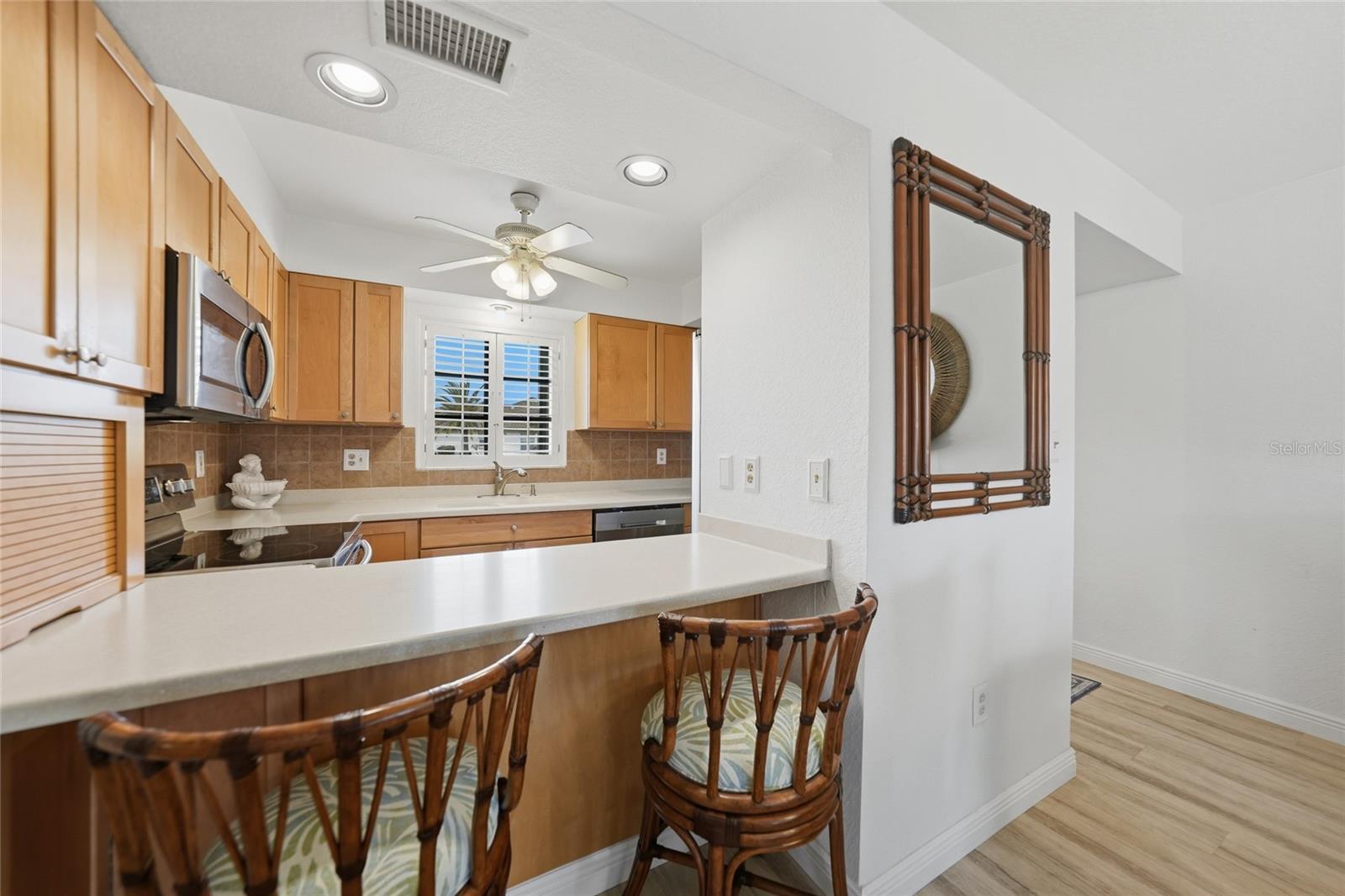 Image 11 of 100 For 208 Lewis Circle A1