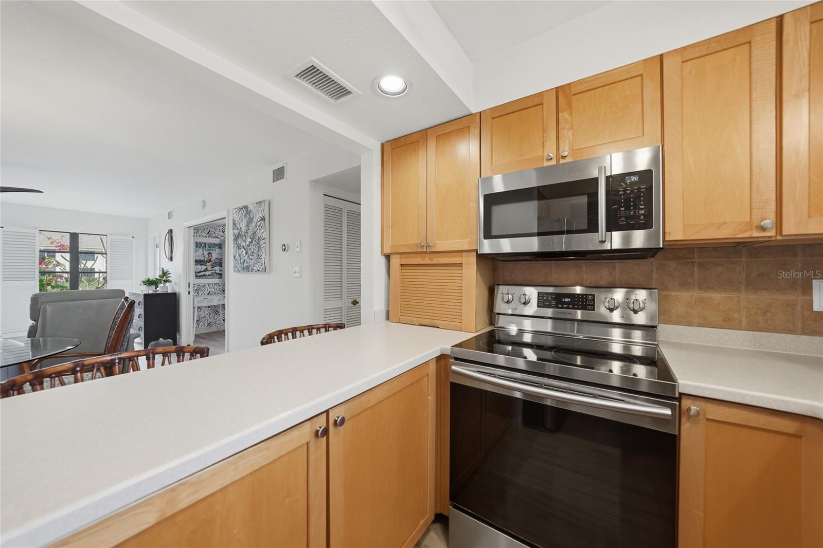 Image 14 of 100 For 208 Lewis Circle A1