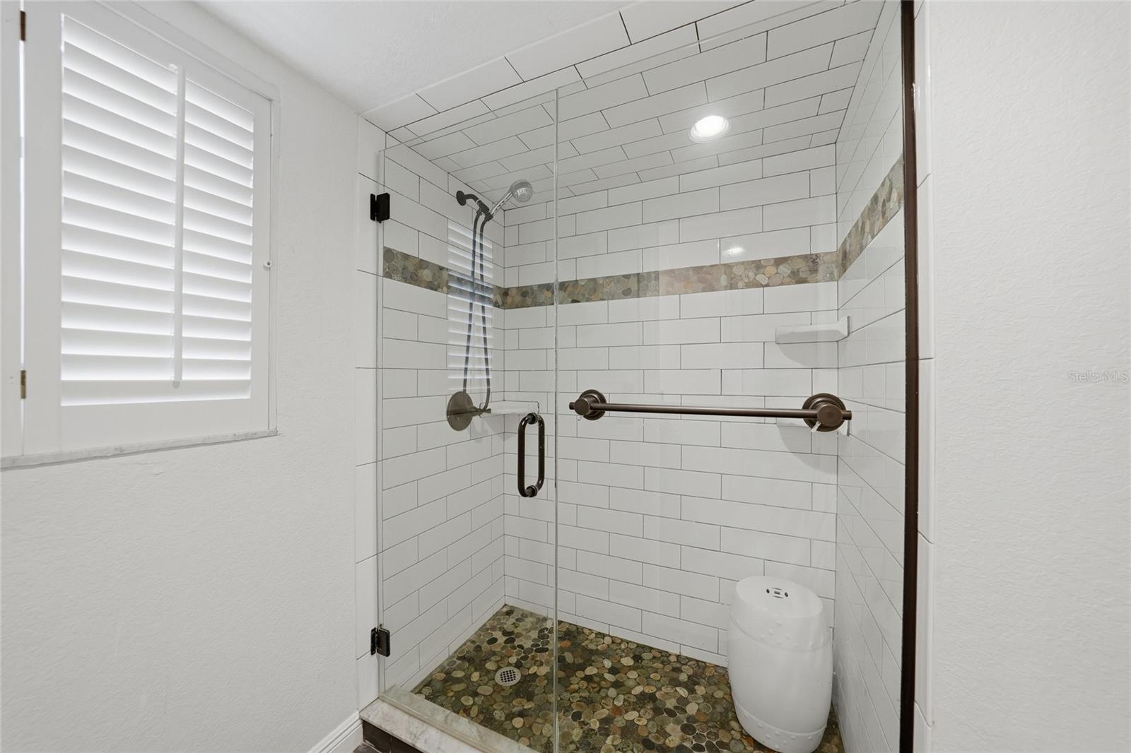 Image 21 of 100 For 208 Lewis Circle A1