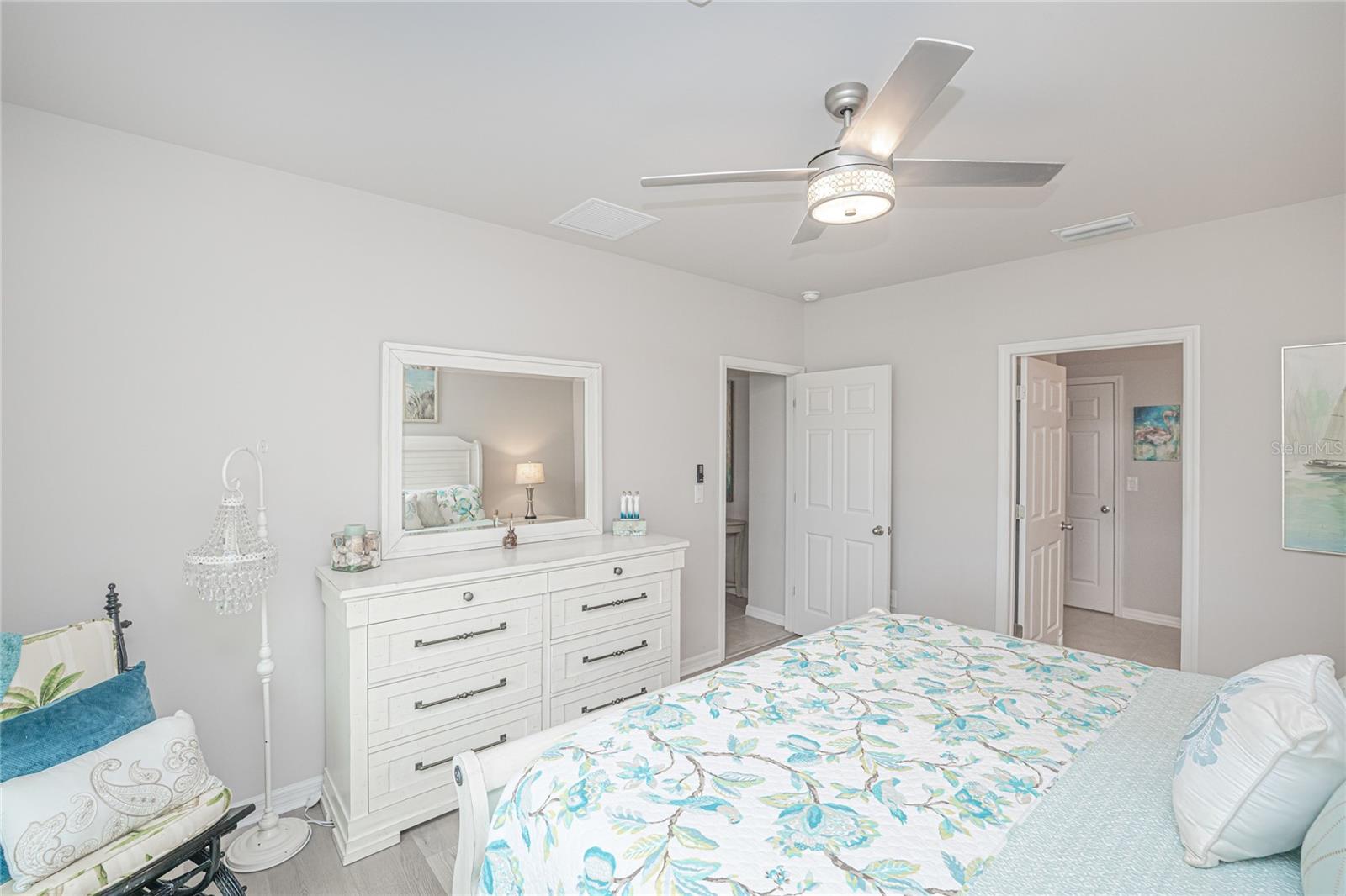 Image 19 of 62 For 25365 Lenox Circle