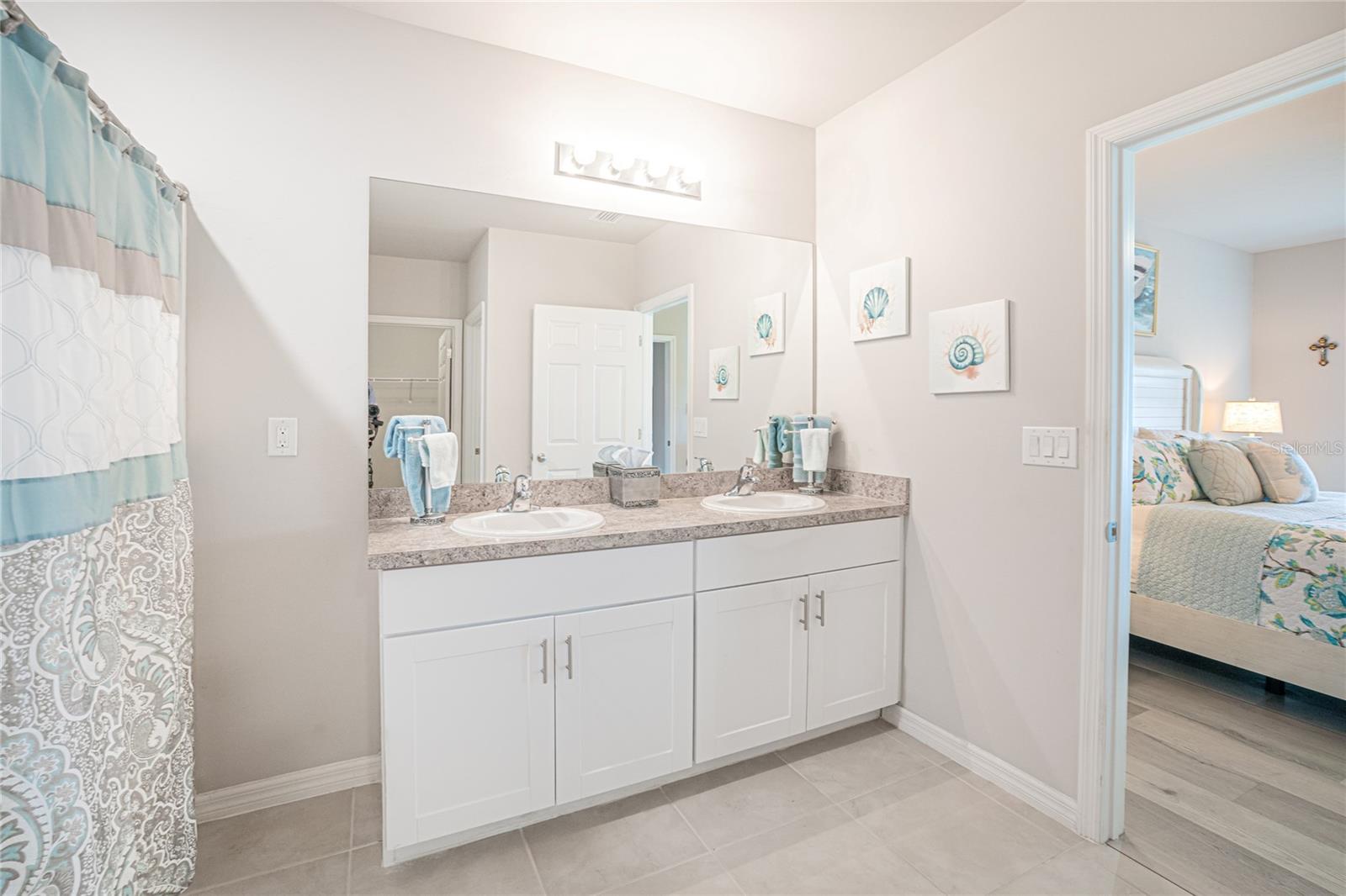 Image 22 of 62 For 25365 Lenox Circle