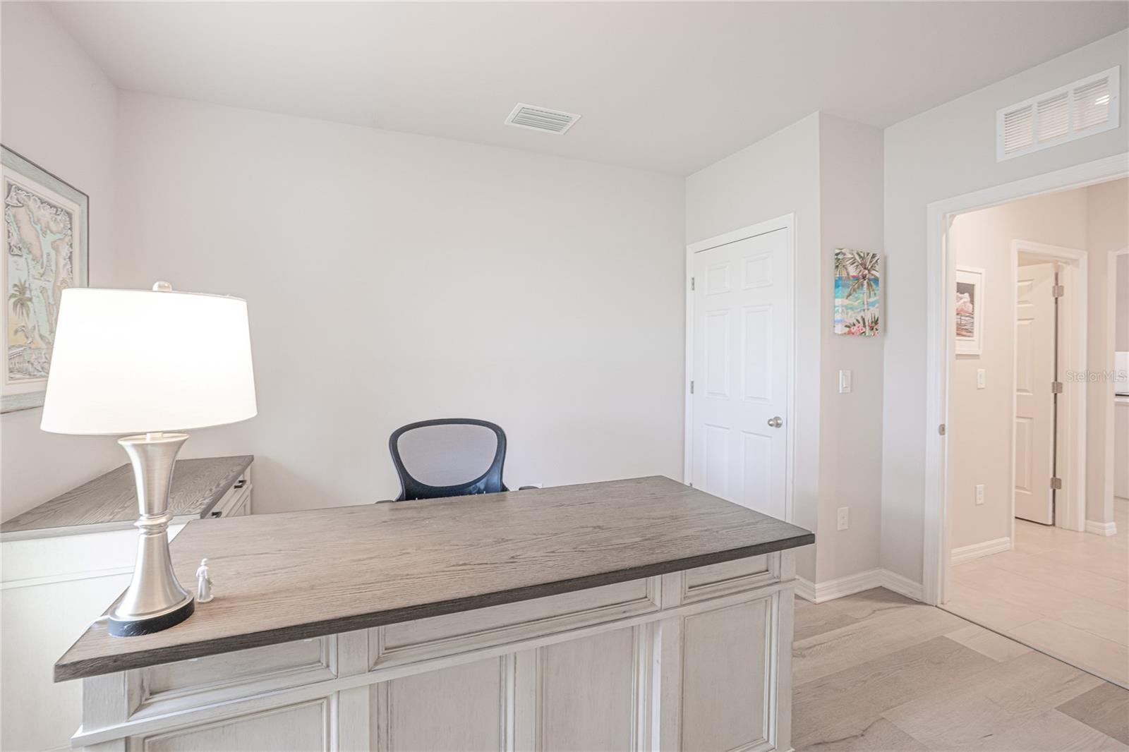 Image 33 of 62 For 25365 Lenox Circle