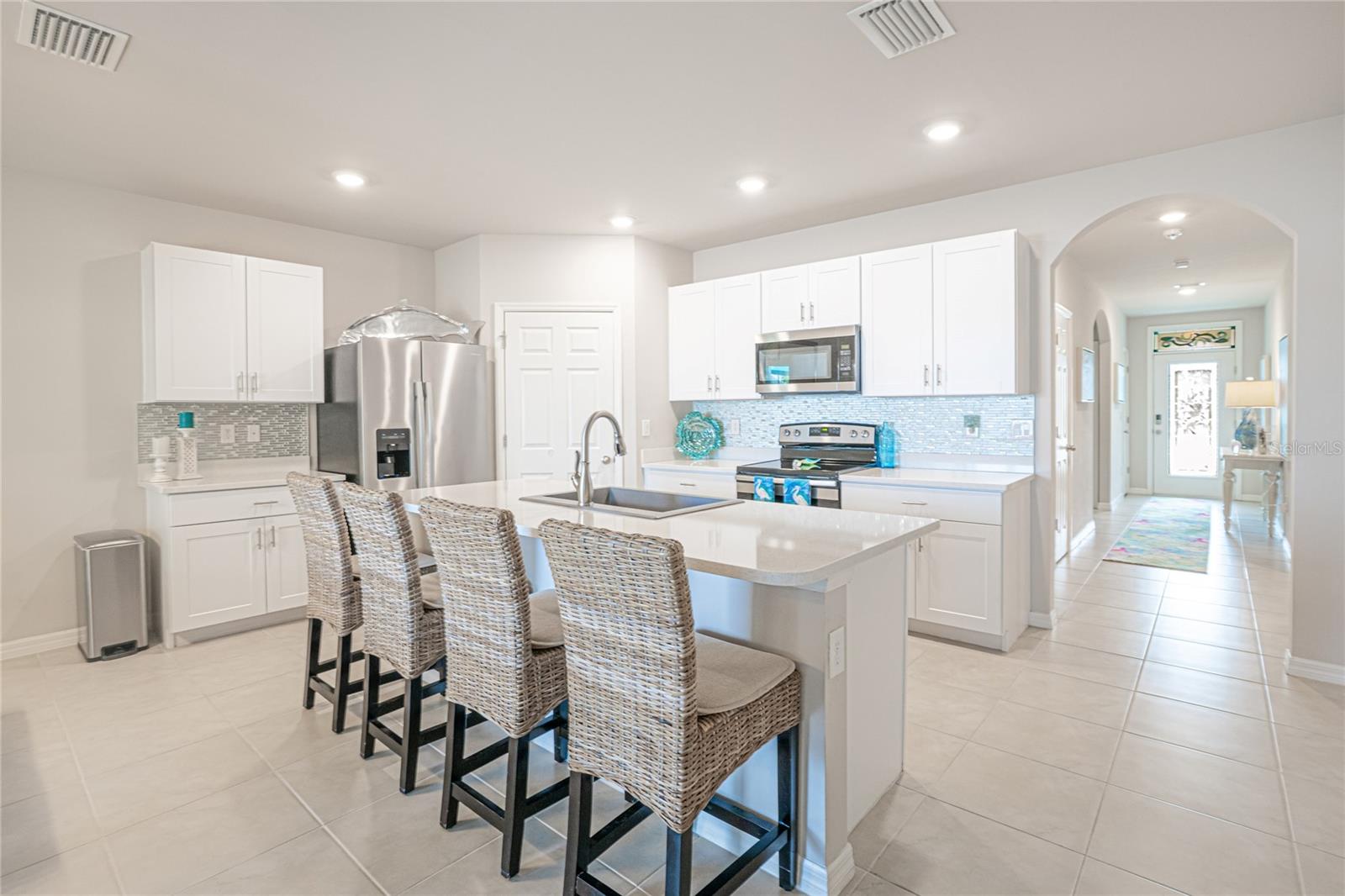 Image 6 of 62 For 25365 Lenox Circle