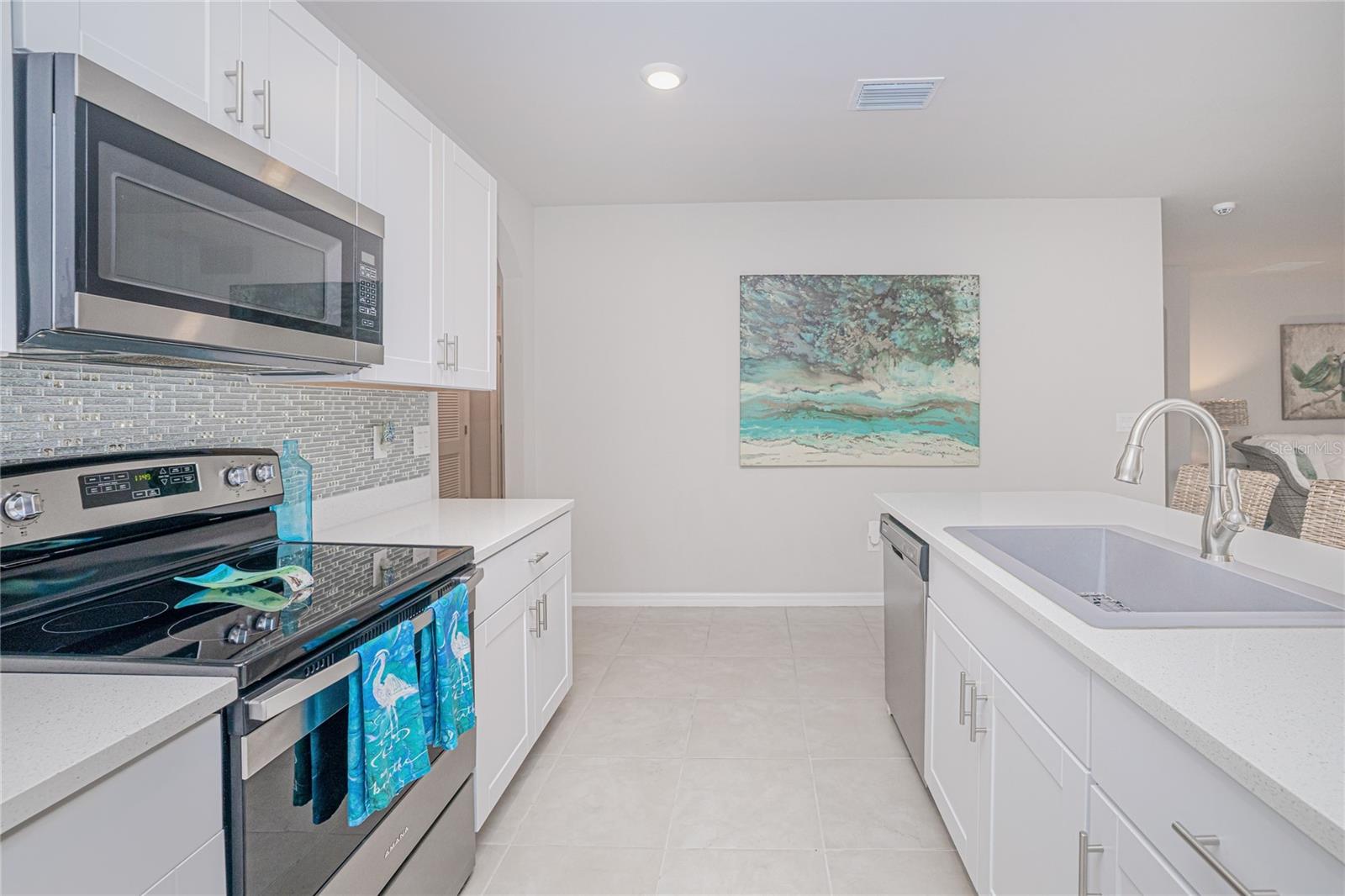 Image 9 of 62 For 25365 Lenox Circle